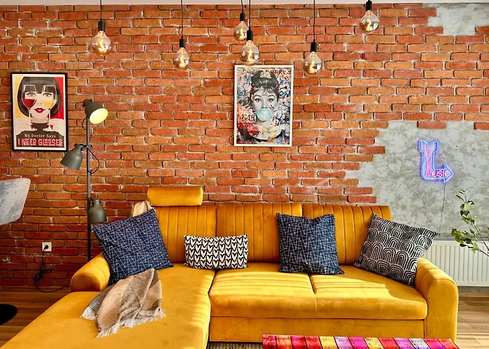 Vinyl Gozsdu Apartment *