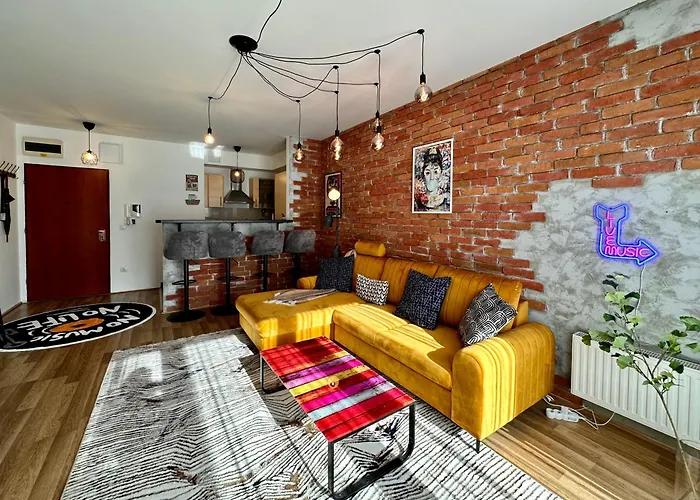 Vinyl Gozsdu Apartment