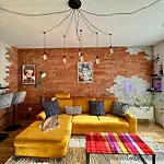 Vinyl Gozsdu Apartman