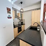 Vinyl Gozsdu Apartman *
